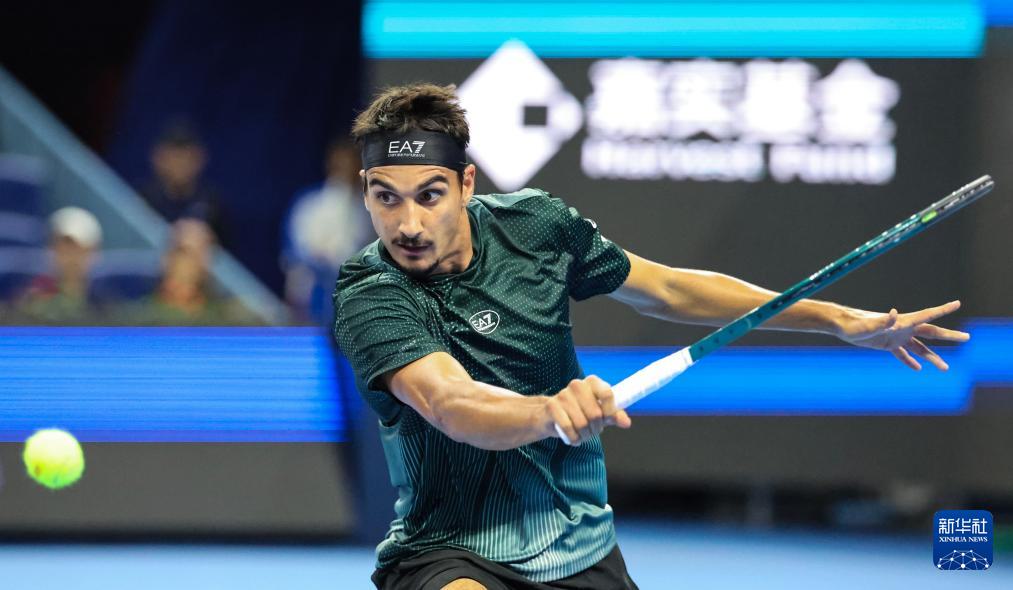 级男单第二, img, 比赛中回球 级男单第二, img, 比赛中回球