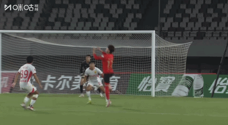 高大伦踢倒 高大伦踢倒